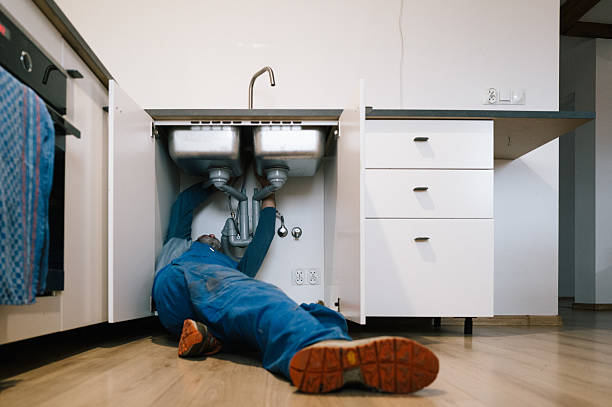 Professional Drain Cleaning technician working in Keego Harbor, MI
